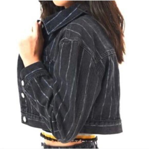 PacSun | Women | Faded Wash Black Stripe Cropped Denim Jacket | Size M-L - Picture 11 of 11